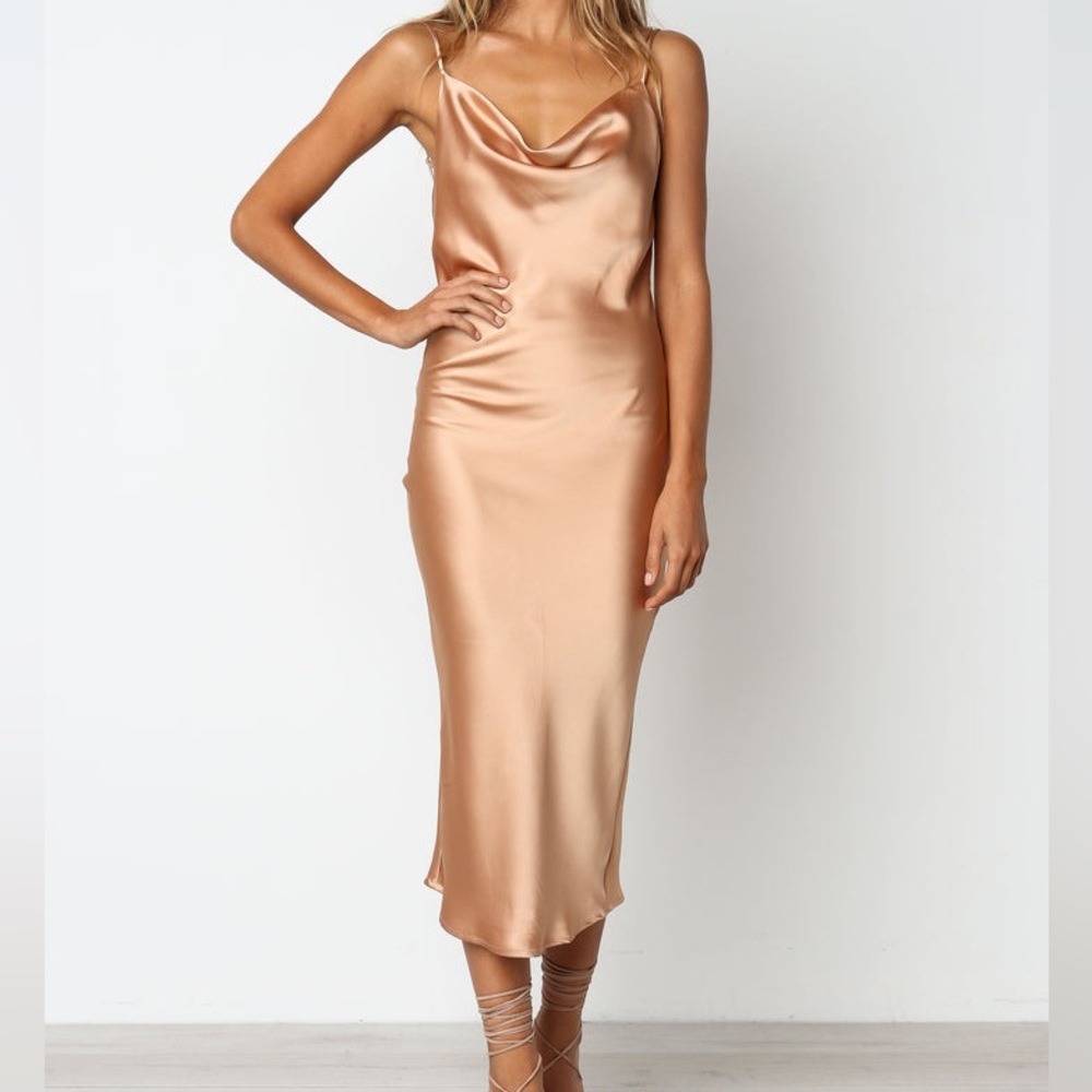 Sold Gold Persia Dress - Picture 4 of 11